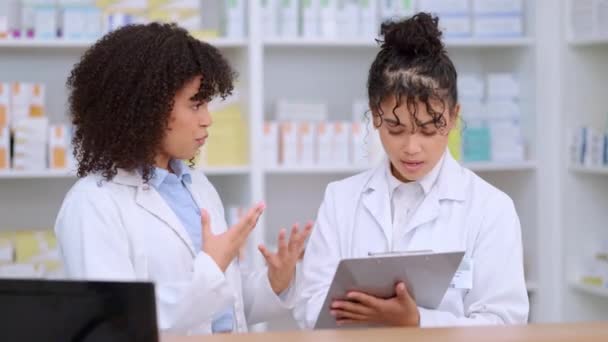Creating Medical Drugstore Stocktake Schedule Together Professional Young Chemists Talking — Stockvideo