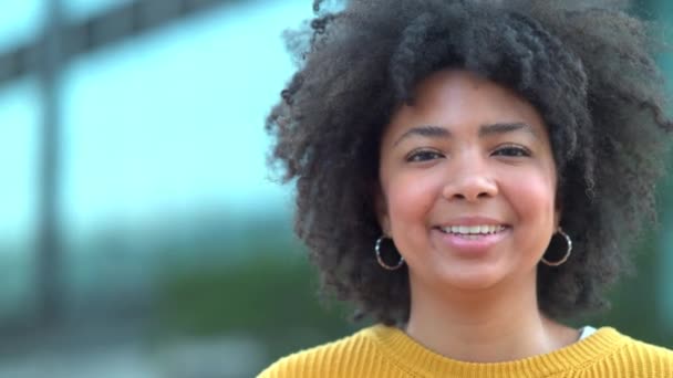 Closeup Portrait Happy Female Journalism Student Standing Campus Face Smiling — Vídeo de Stock
