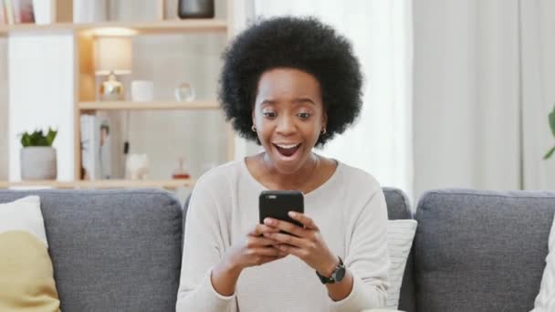 Shocked Woman Shouting Cheering Joy While Reading Email Good News — Stok video