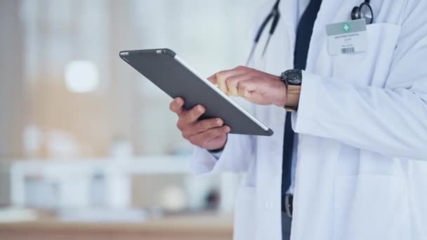 Hands Doctor Sending Digital Prescription Patient Online Using Tablet Closeup — ストック動画