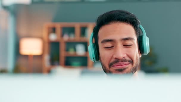 Business Man Having Vrtual Interview Greeting Recruiter Confident Smiling Guy — 图库视频影像