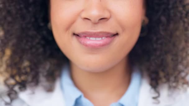 Happy Female Pharmacist Smiling Looking Cheerful Closeup Mouth Joyful African — 비디오