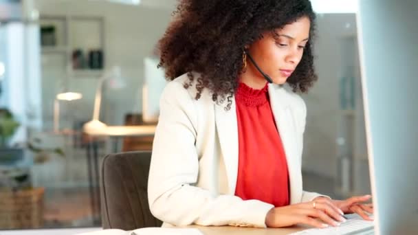 Young Call Center Agent Typing Computer While Consulting Customer Service — Vídeos de Stock