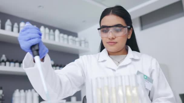 Female Scientist Experimenting Test Tubes Syringe One Young Biologist Chemist — Αρχείο Βίντεο