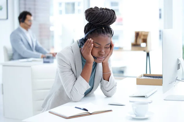 Really Struggling Lot Today Young Call Centre Agent Looking Stressed — Photo