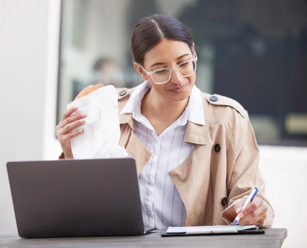 Inspiration Doesnt Care Your Schedule Young Businesswoman Using Laptop Making —  Fotos de Stock