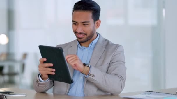 Portrait Confident Marketing Manager Browsing Internet Digital Tablet Office Handsome — стоковое видео