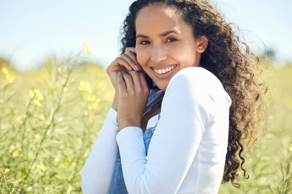 Heart Happy Beautiful Young Woman Out Blooming Oilseed Rape Field — Zdjęcie stockowe