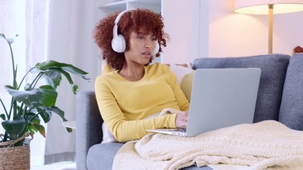 Happy Woman Enjoying Music Streaming Service While Working Computer Home — Vídeo de stock