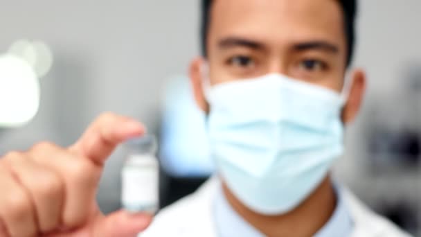 Hand Doctor Holding Vaccine Virus Covid Blurred Background Closeup Portrait — Stok video