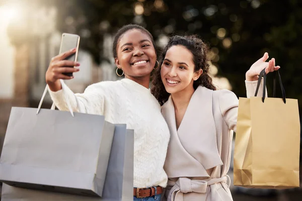 Find Try Buy Two Young Women Taking Selfies While Shopping — Stok fotoğraf