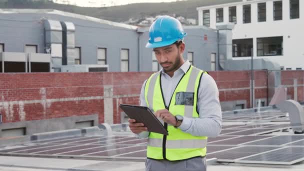 Proud Contractor Inspector Browsing Digital Tablet Building Site Confident Maintenance — Vídeo de Stock