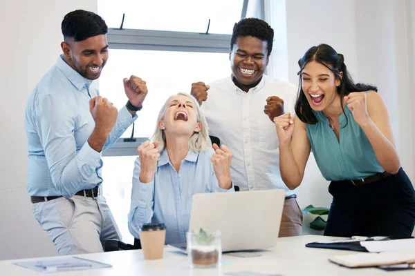 Best News Ever Group Businesspeople Cheering While Using Laptop Together — Foto Stock