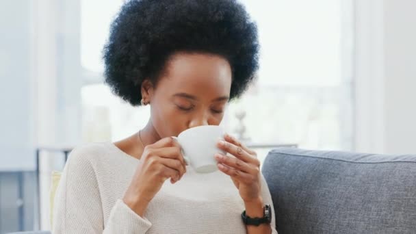 Young African Woman Feeling Refreshed Happy While Enjoying Cup Coffee — Vídeo de stock