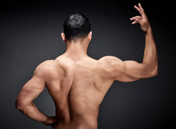 Who Doesnt Love Fit Back Unrecognisable Man Standing Alone Posing — Stok fotoğraf