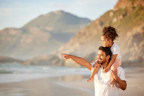 Home Love Your Family Father Carrying His Daughter Beach — 스톡 사진