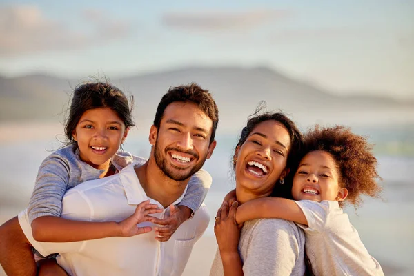 Happy Family Earlier Heaven Beautiful Young Family Three Spending Day — Fotografia de Stock