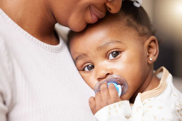 Moms Love Feels World Comfort Portrait Adorable Baby Girl Sucking — Photo