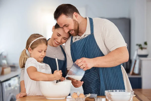 Love Lives Here You Can Smell Young Couple Daughter Baking — Photo