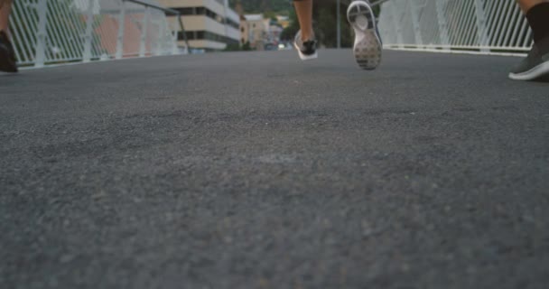 Fit Athletes Running Jogging Fitness Training Urban City Legs Shoes — Vídeos de Stock