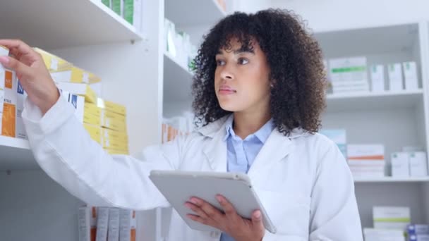 Pharmacist Doing Inventory Digital Tablet Pharmacy Young Chemist Afro Using — Stockvideo