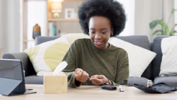 Black Woman Doing Glucose Monitoring Home Smiling African American Female — Αρχείο Βίντεο