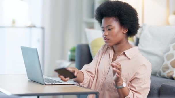 Young Business Woman Typing Sending Email Laptop While Phone Call — Stock video