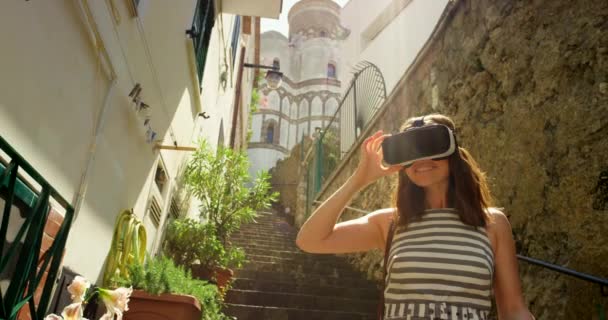 Video Footage Young Woman Using Virtual Reality Headset While Exploring — Video Stock