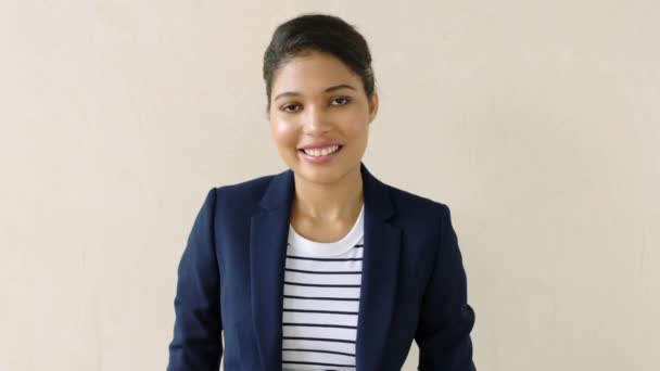 Portrait Confident Latino Businesswoman Smiling While Using Wireless Devices Confident — Wideo stockowe