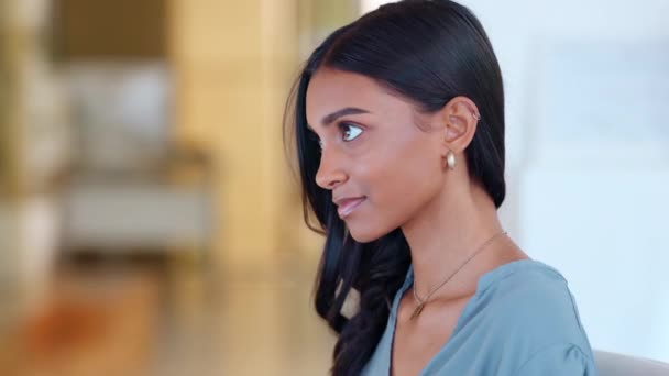 Face Happy Businesswoman Corporate Office Portrait Young Confident Indian Entrepreneur — Vídeos de Stock