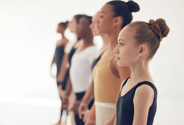 Het Meest Essentiële Dansdiscipline Toewijding Een Groep Ballerina Maakt Zich — Stockfoto