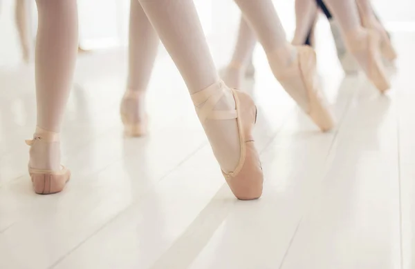 Closer Yesterday Group Unrecognizable Ballet Dancers Rehearsal Studio — Stockfoto