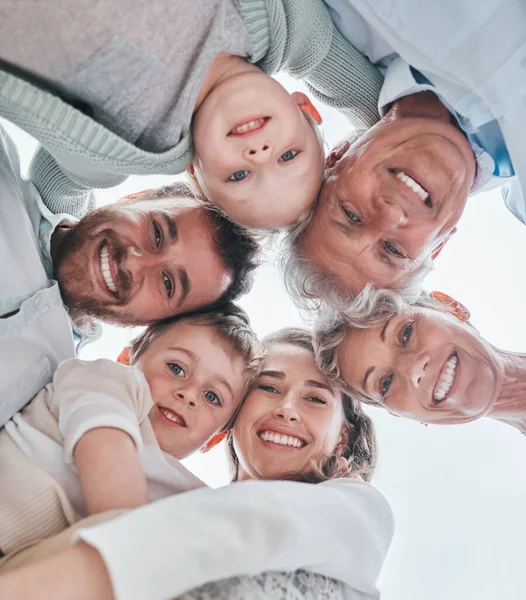 Circle Our Love Lasts Forever Low Angle Shot Happy Family — Foto Stock