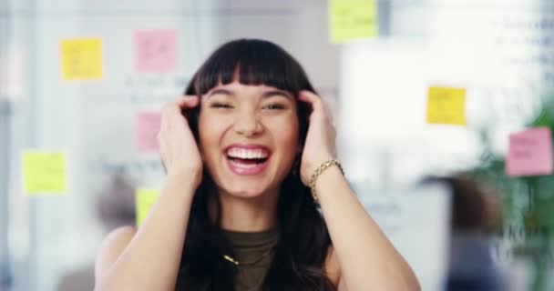 Video Footage Attractive Young Businesswoman Laughing While Standing Modern Office — Αρχείο Βίντεο