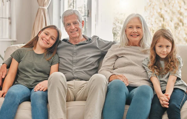 Love Spending Time Them Two Sisters Spending Time Grandparents Home — Stock Photo, Image