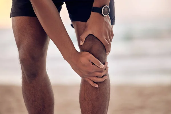 Rest What Need Recover Closeup Shot Unrecognisable Man Experiencing Knee — 图库照片