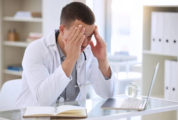 Cant Think Clearly Headache Handsome Young Doctor Sitting Alone His — Stockfoto