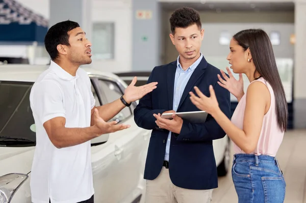 Choosing Car Never Easy Decision Young Couple Having Argument Front — Fotografia de Stock