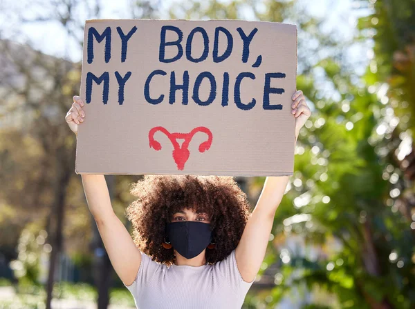 Absolutely Essential Unrecognizable Woman Protesting Park — Stockfoto