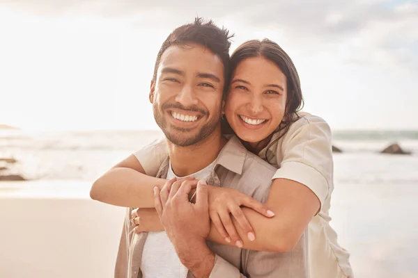 Can Face Anything Together Couple Enjoying Day Beach — Fotografia de Stock