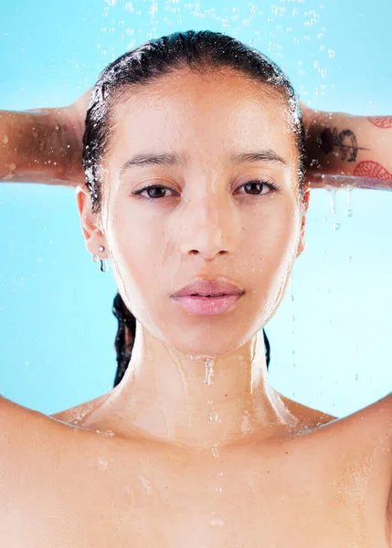 Taking Shower Calms Recharges Just Makes Feel Good Young Woman — Foto de Stock