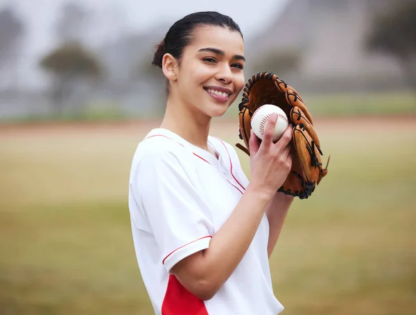Ready Cropped Portrait Attractive Young Female Baseball Player Standing – stockfoto