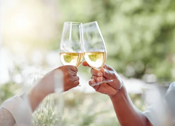 Theres Always Something Celebrate Two Unrecognizable People Toasting Wine Glasses — Foto de Stock