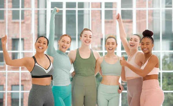 Claim Your Power Group Women Standing Together Workout Clothes — Stockfoto