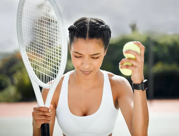Chodzi Wiarę Wygrasz Sportowa Młoda Kobieta Grająca Tenisa Korcie — Zdjęcie stockowe