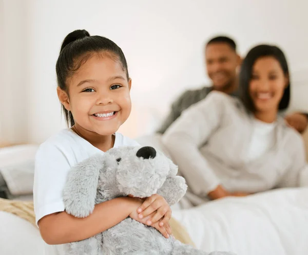 Favourite Toy Makes Bedtime Easier Portrait Young Family Settling Bedtime — Stockfoto