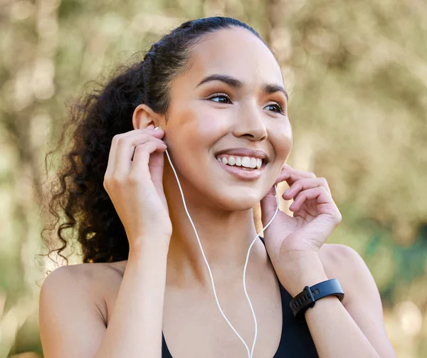 Getting All Pumped Her Morning Run Sporty Young Woman Listening — Stock Photo, Image