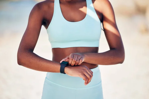 Stay Top Your Health Athletic Young Woman Checking Her Wristwatch — 图库照片