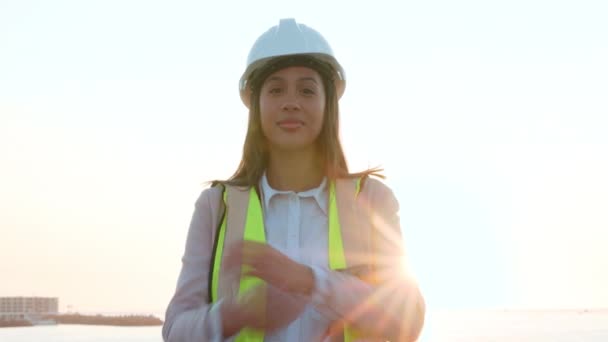 Happy Construction Professional Female Worker Site Closeup Happy Confident Independent — Vídeo de Stock