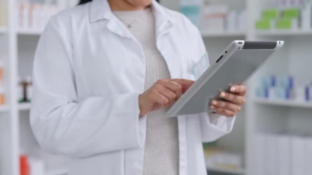 Pharmacist Searching Browsing Checking Tablet Pharmacy Prescription Pill Antibiotic Stock — Video Stock